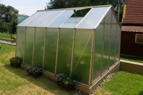 skleník LANITPLAST LIMES Viva V7/4,5 2,47x4,48 m PC 6 mm